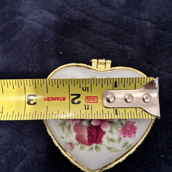 Porcelain Heart Box Pink Red Flowers - Picture 2 of 5
